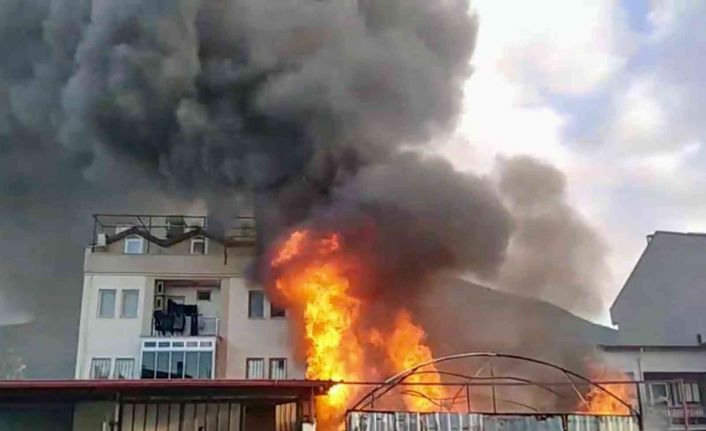 Fethiye’de mobilya atölyesi yandı