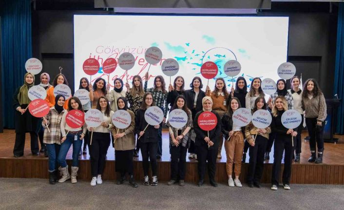 Geleceğin hava araçlarını tasarlayan ve üreten kadınlar Dünya Kadınlar Günü’nde bir araya geldi