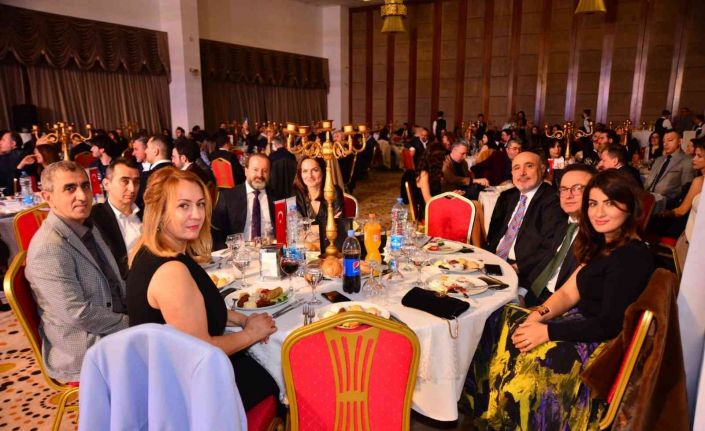 Gelişim ve Palmiye hastaneleri doktorları tıp bayramı balosunda buluştu