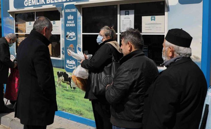 Gemlik’te Halk Büfeler her gün on binlerce vatandaşa hizmet veriyor