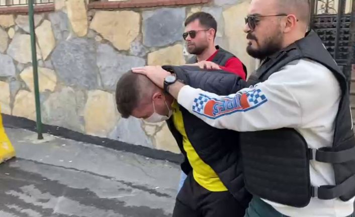 Husumetli olduğu kişilerle önce tartıştı sonra silahla ateş açtı: O anlar kamerada