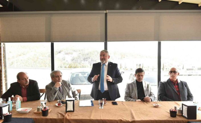 İl Genel Meclis üyeleriyle buluşan Başkan Aşgın: "Biz bu milletin de, bu şehrin de hizmetkarıyız"