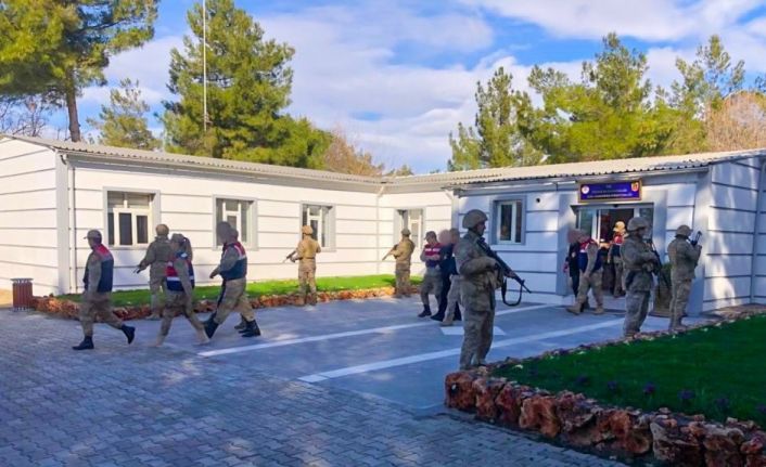 İş görme vaadiyle 682 bin TL dolandırdılar, yakayı ele verdiler