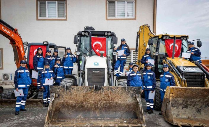 İzmir’in altyapısı kadın emeği ile örülecek