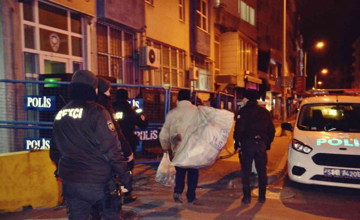 Kablo çalarken bekçilere yakalandı, kendisini görüntüleyen gazeteciye de, "Sen nereden çıktın?" dedi