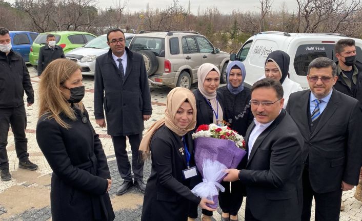 Kadınlar kültür evinde sadece üretime katılmıyor, sosyal yönden de gelişiyor