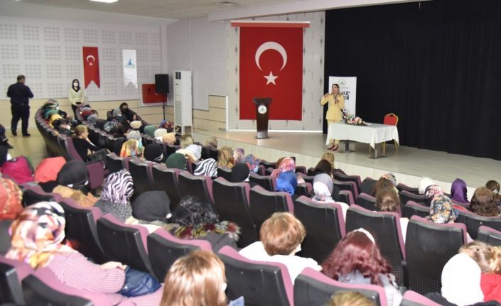 Kadınlara ev kazaları anlatıldı