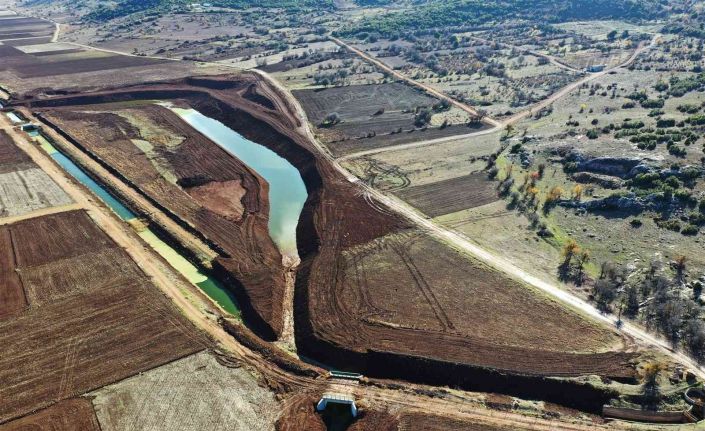 Kış yağışlarında biriktirilen 30 bin metreküp su, yer altı su kaynaklarına can verdi