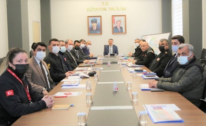 Kütahya’da 112 Acil Çağrı Merkezi’ni asılsız ihbarlarla meşgul eden 14 kişiye para cezası