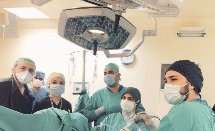 OMÜ Tıp Fakültesi Hastanesi başarılı kapalı ameliyatlarla dikkat çekiyor