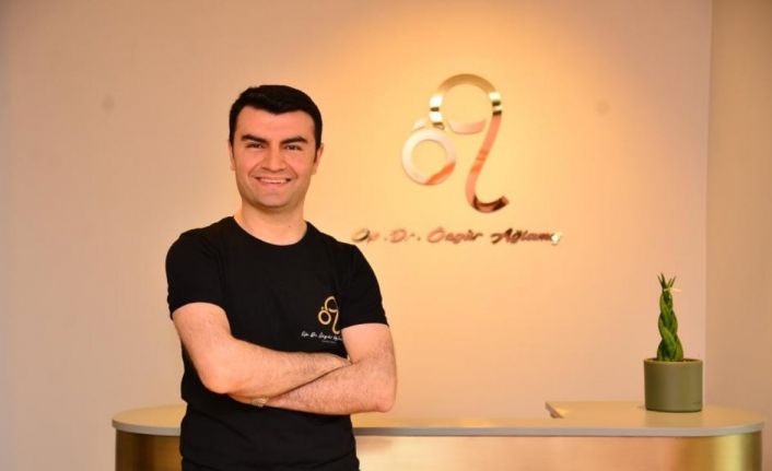 Op. Dr. Özgür Ağlamış: "Doğum sonrası estetiği için 6 ay beklemek şart"