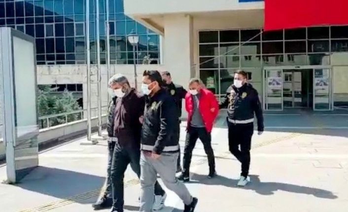 Osmaniye’de yaşlı çiftin altın ve paralarını silah zoruyla gasp eden zanlılar tutuklandı