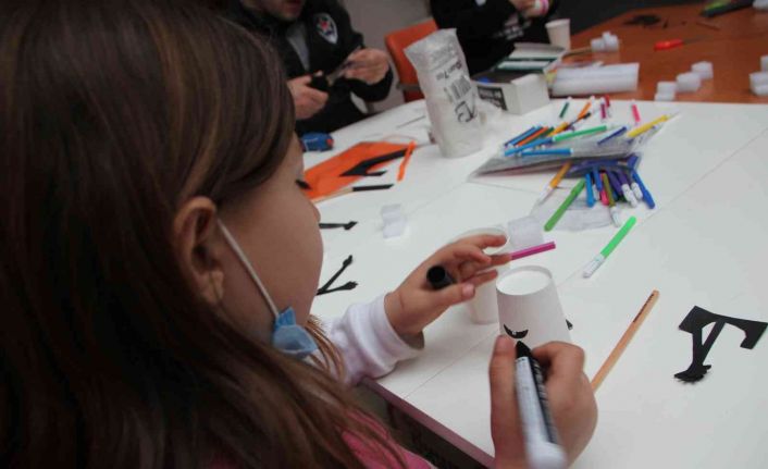 (ÖZEL) Çocuklar, ’Geri Dönüşüm Atölyesi’nde birbirinden güzel çalışmalara imza atıyor