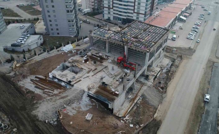 Pursaklar’da Ticaret Merkezi ve Modern Kapalı Pazar Alanı yükseliyor