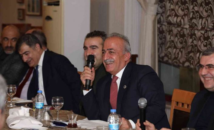 Rektör Çomaklı, yıllık yayın sayıları 1’den 5’e kadar olan akademisyenlerle buluştu