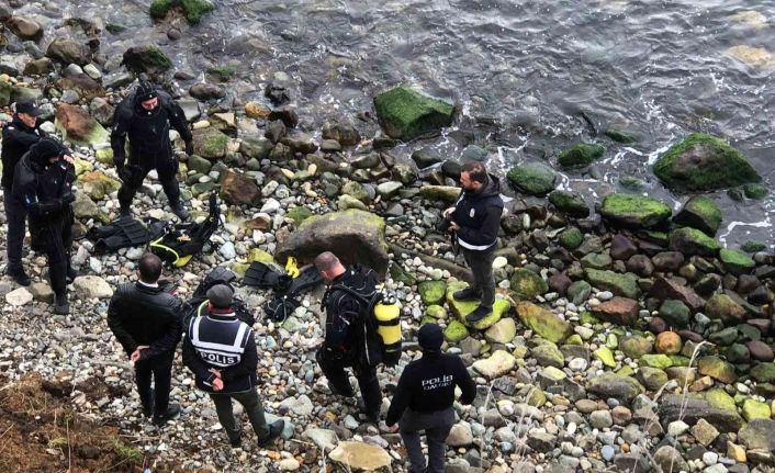 Rize’de kayıp Dursun Zehir’in cansız bedeni dalgıçlar tarafından denizde aranmaya başladı