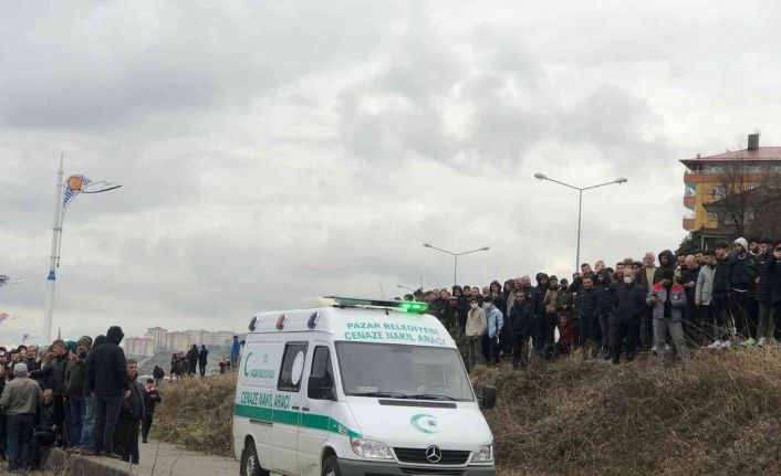 Rize’de kayıp şahısın öldürüldüğü şüphesi üzerine iş makinesi ile arama çalışma başlatıldı
