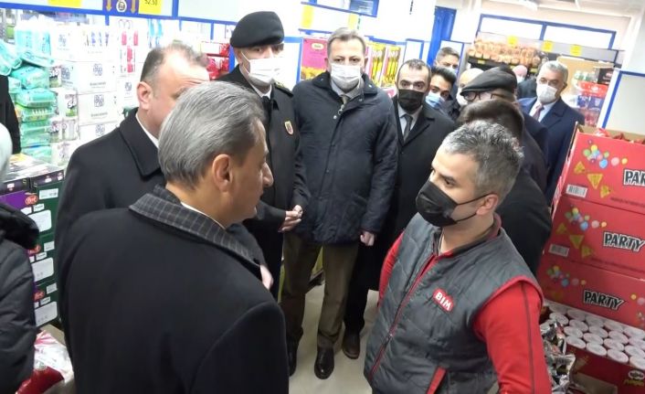 Sinop Valisi’nden zincir market görevlisine sert uyarı: “Hayatınızı yaşanmaz yaparız”