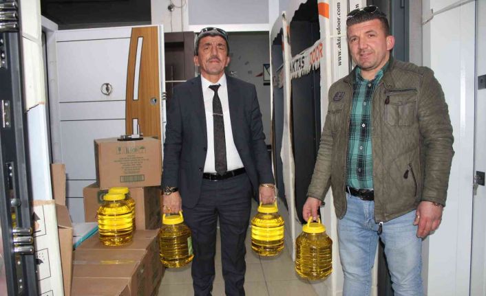 Stokçulara kızdı, kampanya başlattı: Çelik kapı alana 5 litrelik yağ hediye ediyor