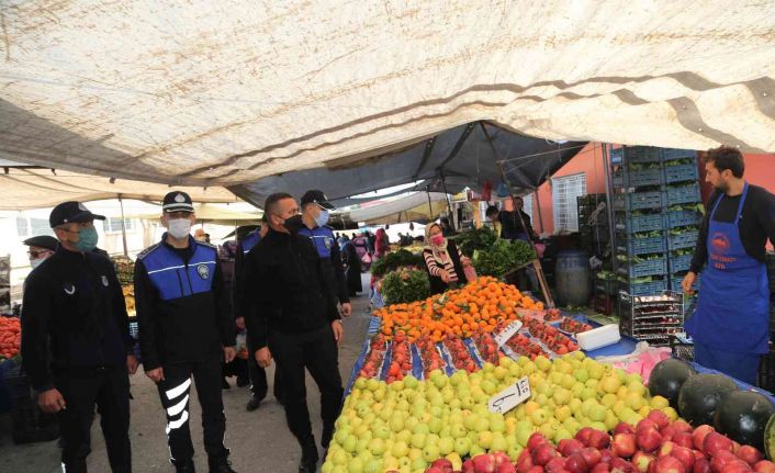 Toroslar zabıtasından semt pazarlarında etiket ve terazi denetimi
