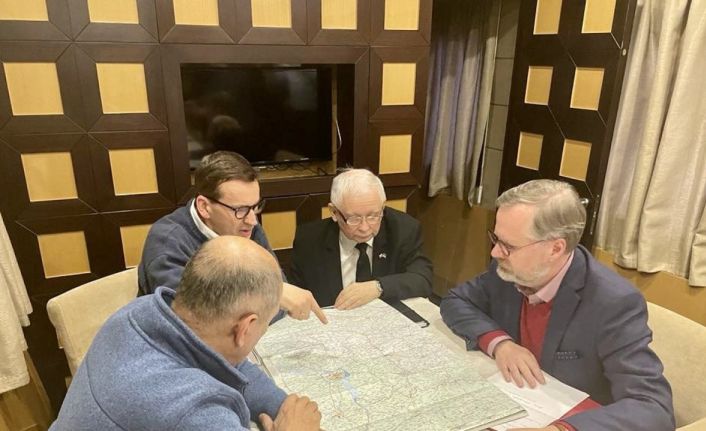 Ukrayna Devlet Başkanı Zelenskiy, Çekya, Slovenya ve Polonya Başbakanları ile görüştü