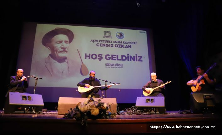 Ünlü Sanatçı Cengiz Özkan, Aşık Veysel’in Eserlerini Kartal’da Seslendirdi