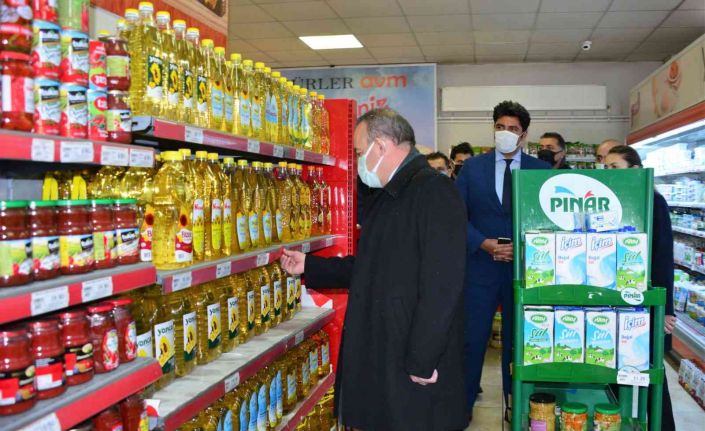 Vali Öner marketlerde ’stokçuluk’ ve ’fahiş fiyat’ denetimi yaptı