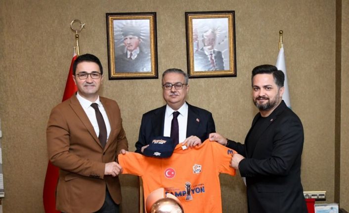 2022 Bitci Kadınlar Kadın Basketbol Türkiye Kupası Valilik makamında