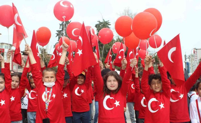 23 Nisan Ulusal Egemenlik ve Çocuk Bayramı Uşak’ta coşku ile kutlandı
