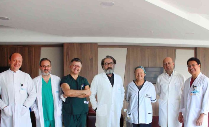 3 hafta arayla biri iki aşamalı üç ameliyatla tümörden de metastazlardan da kurtuldu