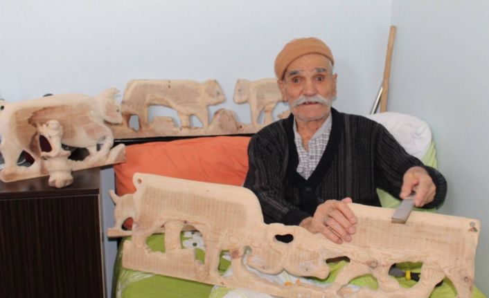 Ağlamaktan gözleri kör oldu, gözleri değil ama elleri görüyor!