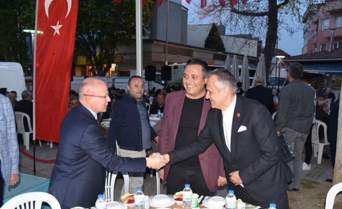 AK Parti Bursa İl Başkanı Gürkan: “Bursa’da çalınmadık kapı, sıkılmadık el bırakmıyoruz"