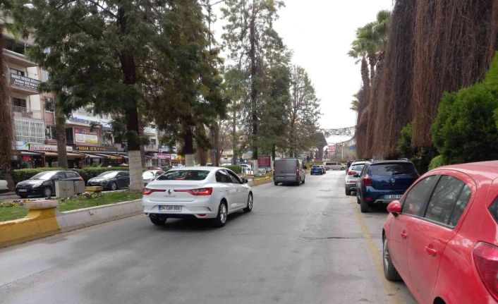 Akaryakıt zamları yolları boşalttı