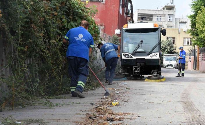 Akay: "Seyhan’ın eviniz gibi tertemiz olması için çalışıyoruz"