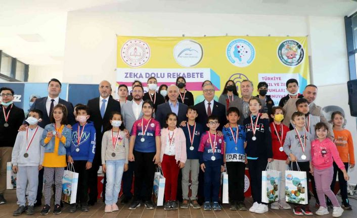 Akıl ve Zeka Oyunları Turnuvasında ödüller sahiplerini buldu