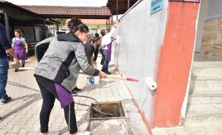 AKMEK’le duvarlara kadın dokunuşu