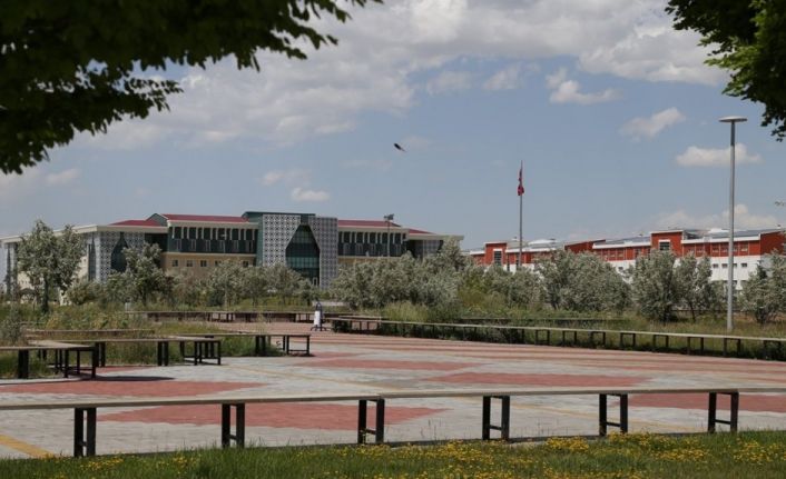 ASÜ 10 alanda “SIR 2022” listesinde yer aldı