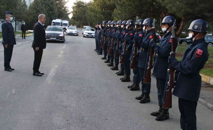 Bakan Akar: “Kültür dünyasına bir eser daha kazandırmanın gurunu yaşıyoruz”