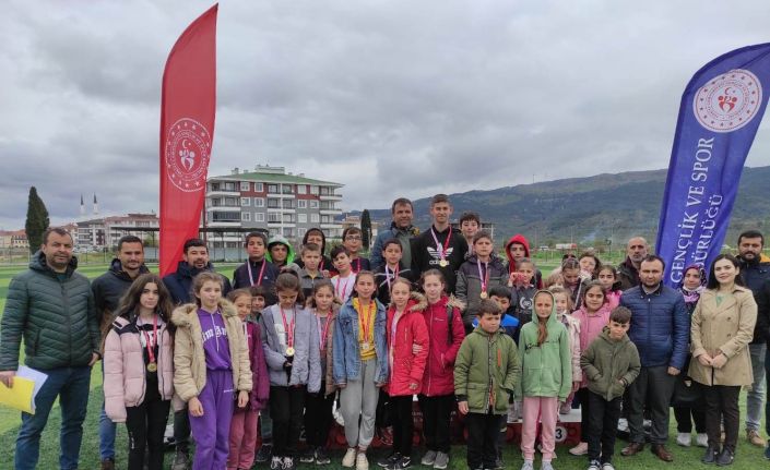 Balıkesir’in en hızlıları atletizm yarışmaları Havran ilçe finali yapıldı