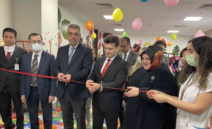 Başakşehir Çam ve Sakura Şehir Hastanesi’nde çocuklar için 23 Nisan’a özel oyun alanı