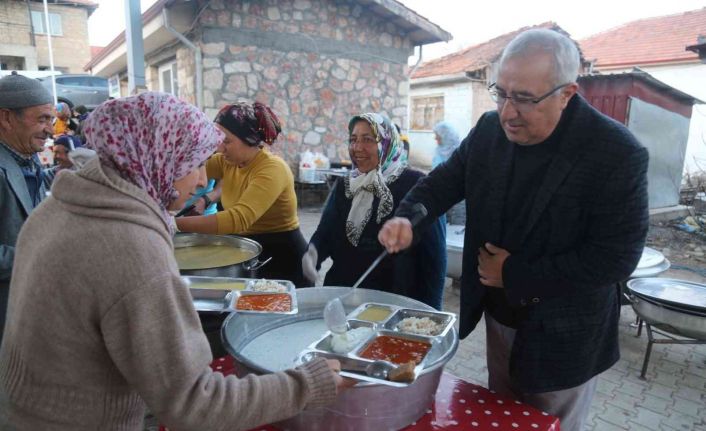 Başkan Arslan her akşam başka bir gönül sofrasına konuk oluyor