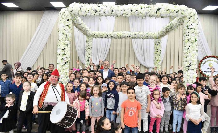 Başkan Çiftçi, ilk kez oruç tutan miniklerle iftarda bir araya geldi