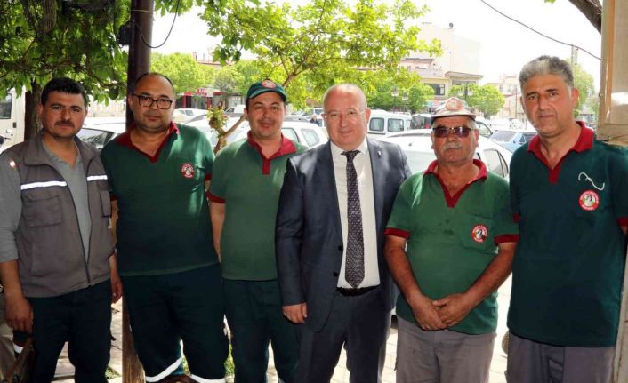 Başkan Gümüş, 1 Mayıs İşçi Bayramı Emek ve Dayanışma Günü’nü kutladı