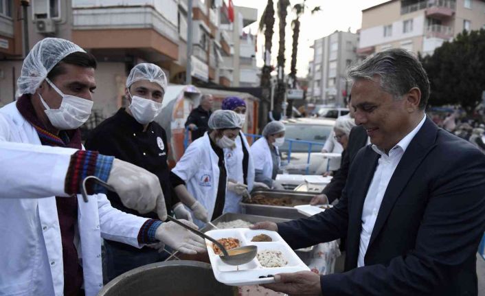 Başkan Uysal, iftarda vatandaşlarla buluşuyor
