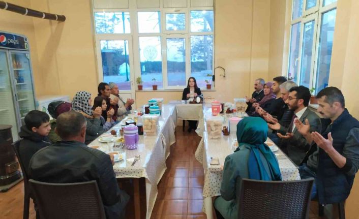 Başyayla’da şehit ailelerine kaymakamlık tarafından iftar yemeği verildi