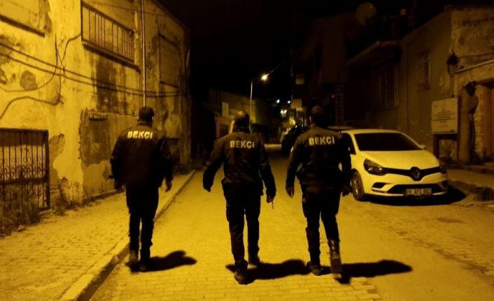 Bekçiler 6 yıl 10 ay kesinleşmiş hapis cezası olan şüpheliyi yakaladı