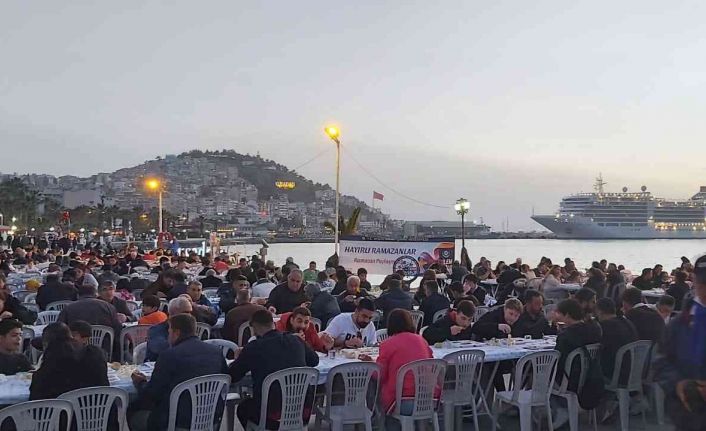 Binlerce Aydınlı Büyükşehir’in iftar sofralarında buluştu
