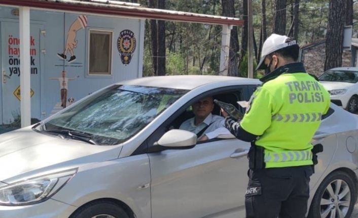 Bölge trafik ekipleri 1 saatte 30 bin lira radar cezası kesti