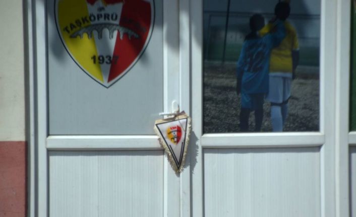 Bölgesel Amatör Lig takımının kulüp binasına kumar baskını: Bina mühürlendi