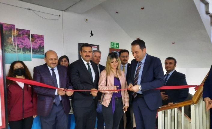 Bolvadin’de Halk Eğitim Merkezi ve Akşam Sanat Okulu sergisi açıldı